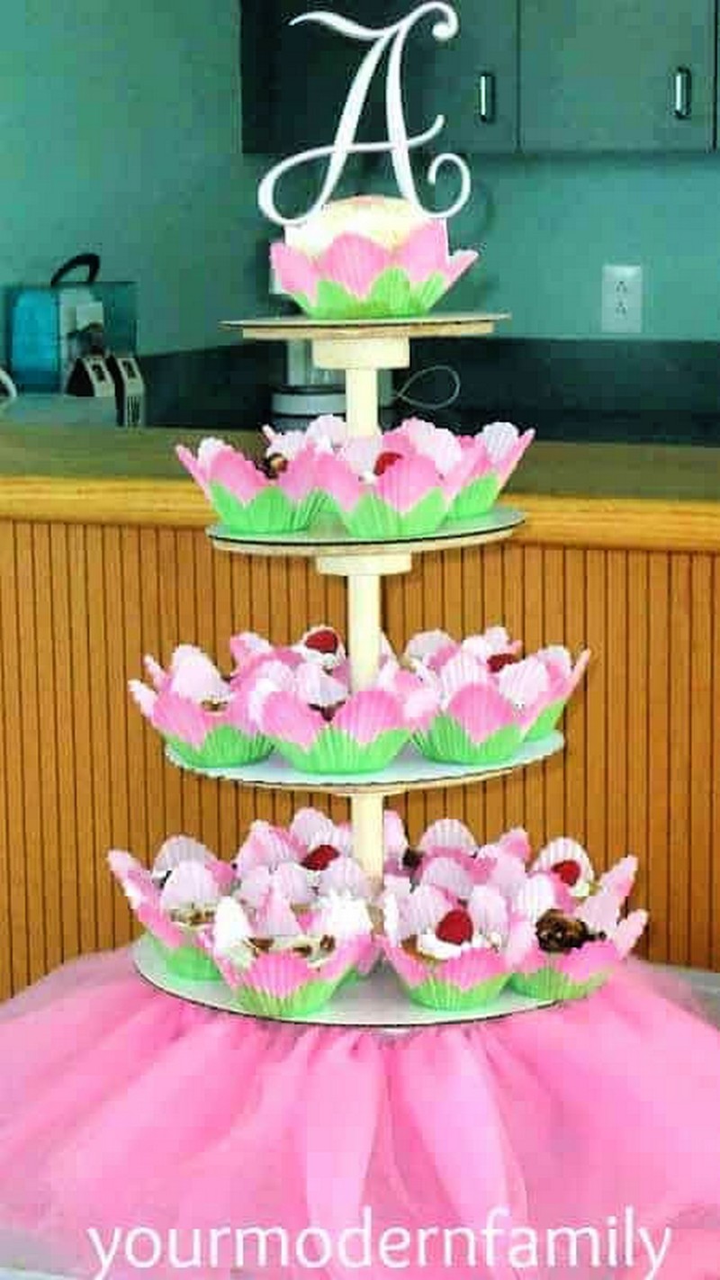 30+ DIY Cupcake Tower Ideas For Events - Susie Harris